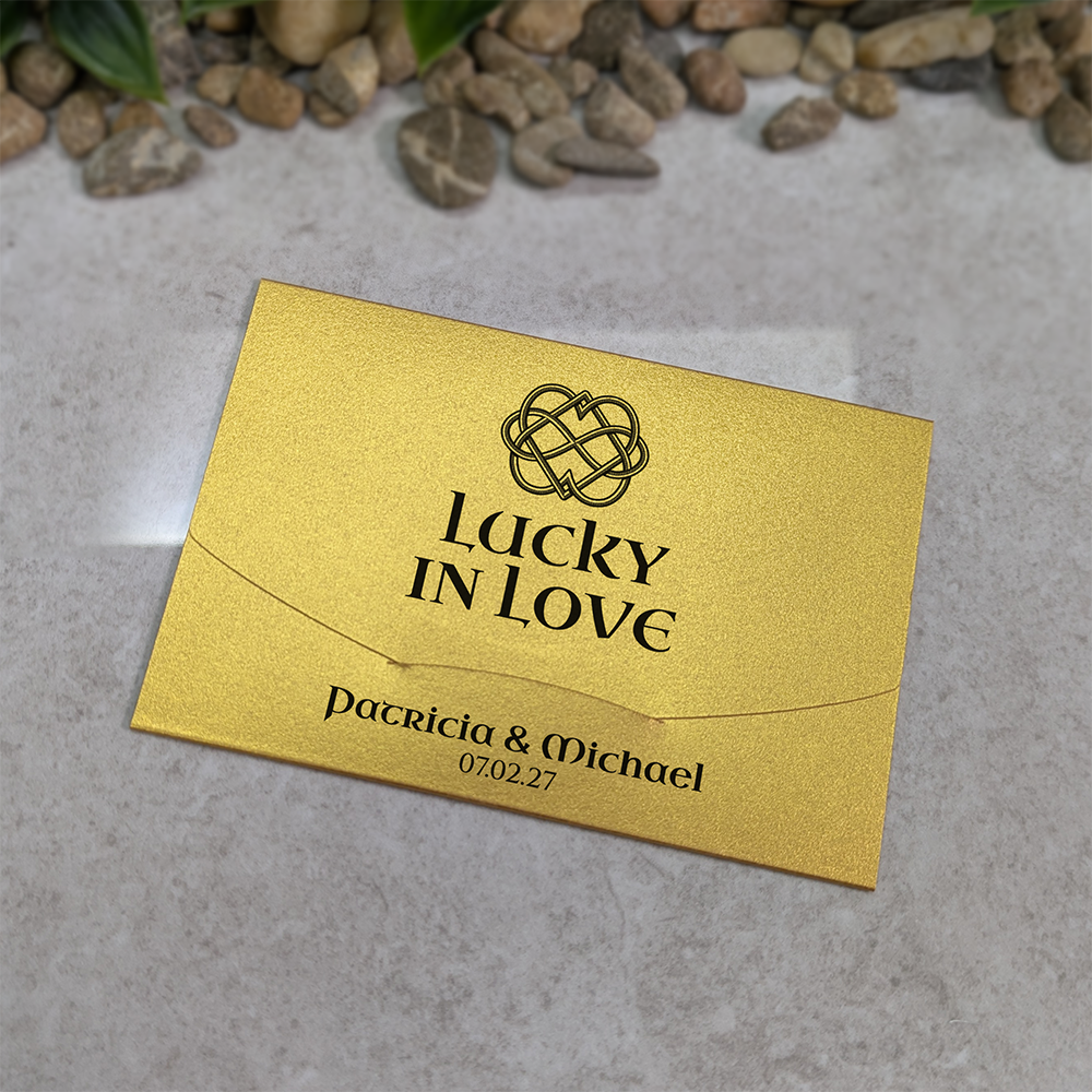 Pearlescent Celtic Knot Scratch Card Wallet